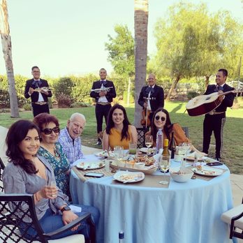 Mariachi Corazon de Mi Tierra - Outdoor patio dinner with serenata - Musicians Near Me