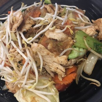 Sip Saam Thai - Chicken Pad Woon Sen - Thai Near Me - Austin, Texas Sip Saam Thai - Chicken Pad Woon Sen - Thai Near Me - Austin, Texas