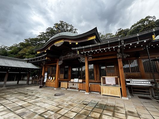 Suwa Shrine by null