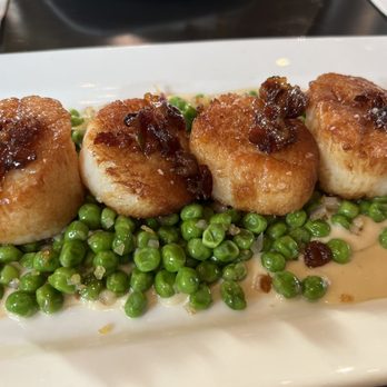 Brigantine - Scallops with Bacon Jelly over puréed cauliflower risotto - Seafood Near Me - Poway, California Brigantine - Scallops with Bacon Jelly over puréed cauliflower risotto - Seafood Near Me - Poway, California
