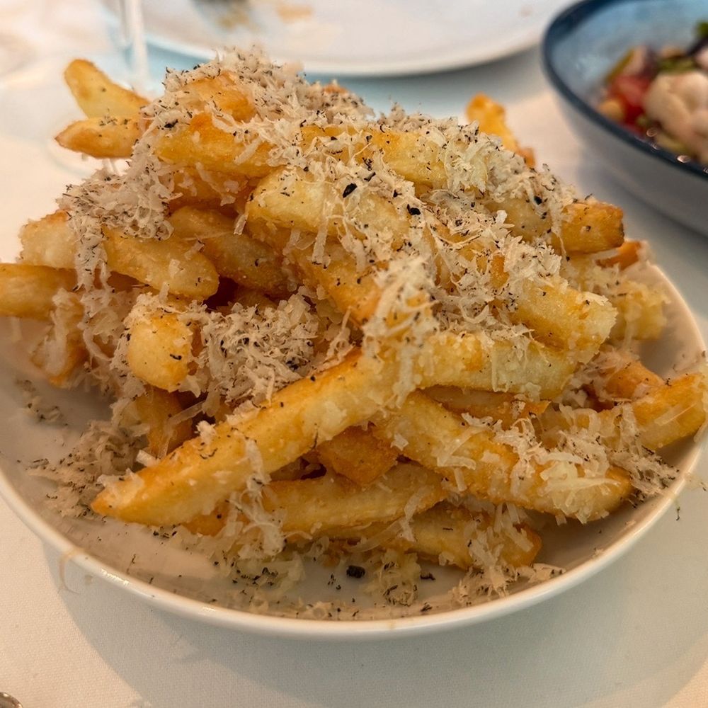 Mamo Miami - Patatine Fritte Con Tartufo E Parmigiano - Italian Near Me - Miami, Florida Mamo Miami - Patatine Fritte Con Tartufo E Parmigiano - Italian Near Me - Miami, Florida
