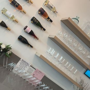 Stile+Grace - bar area - Women's Clothing Near Me - Tracy, California