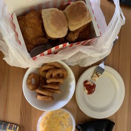 6 piece chicken with Onion Rings and Macaroni and Cheese 6 piece chicken with Onion Rings and Macaroni and Cheese