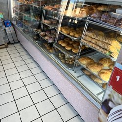 Daily Donut House & Sandwich - Yummy Bavarian cream