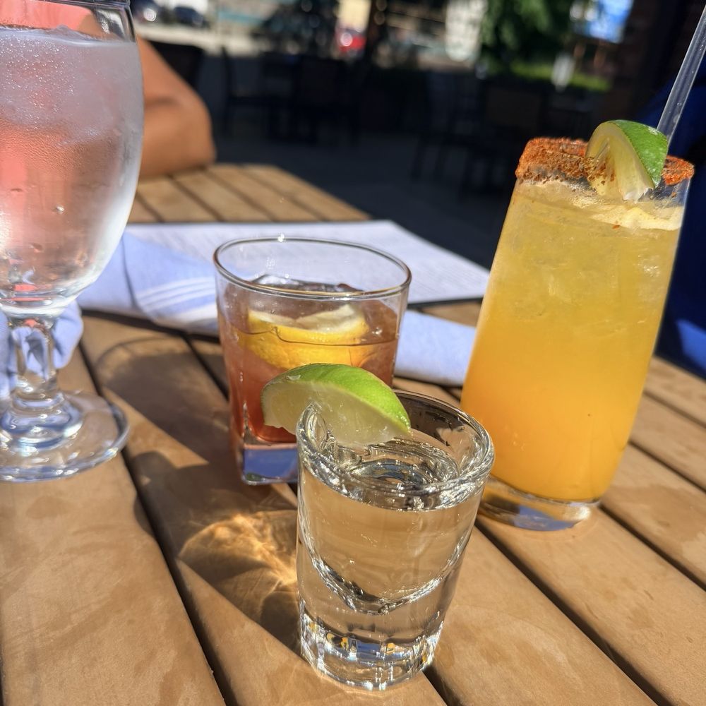 Dray Bar & Grill - Blue Eyed Husky, Mango Tango, Shot of Tequila - American Near Me - Drayton, South Carolina Dray Bar & Grill - Blue Eyed Husky, Mango Tango, Shot of Tequila - American Near Me - Drayton, South Carolina
