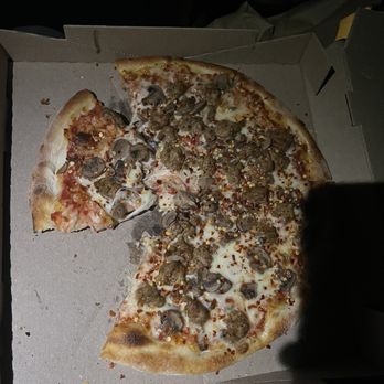 Amici's East Coast Pizzeria - Delicious sausage and mushrooms - Pizza Near Me - Mountain View, California Amici's East Coast Pizzeria - Delicious sausage and mushrooms - Pizza Near Me - Mountain View, California