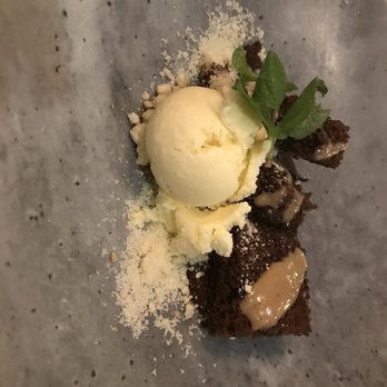 Loloan Lobby Bar - Chocolate brownie dessert - Asian Fusion Near Me - Waterloo, Ontario Loloan Lobby Bar - Chocolate brownie dessert - Asian Fusion Near Me - Waterloo, Ontario