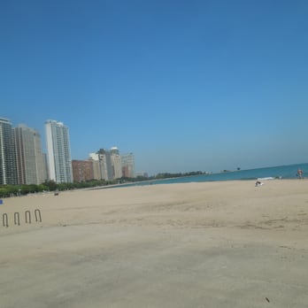 Oak Street Beach - Beaches Near Me - Chicago, Illinois