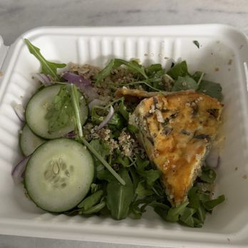 St Elmo’s - The veggie quiche - Coffee & Tea Near Me - Alexandria, Virginia
