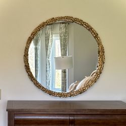 Mirror and Decor Hanging