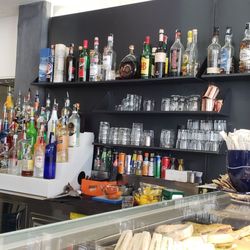 Ariston - They also offer cocktails and drinks