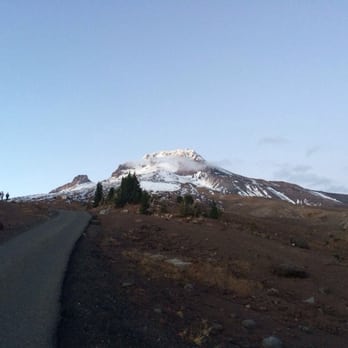 Rams Head Bar - Gorgeous view of Mt a Hood - Bars Near Me - Timberline Lodge, Oregon