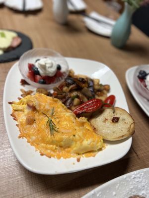 Tee Off Bar & Grill by null