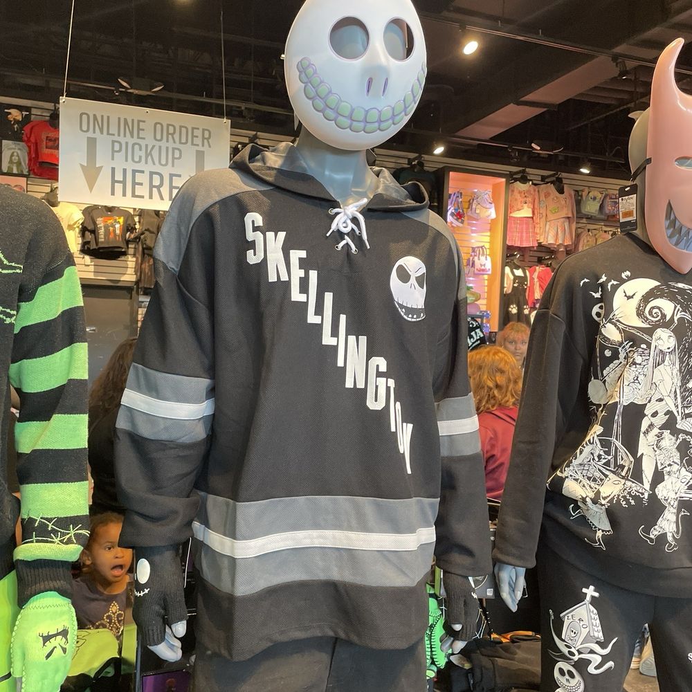 Hot Topic - Accessories Near Me - Wauwatosa, Wisconsin Hot Topic - Accessories Near Me - Wauwatosa, Wisconsin