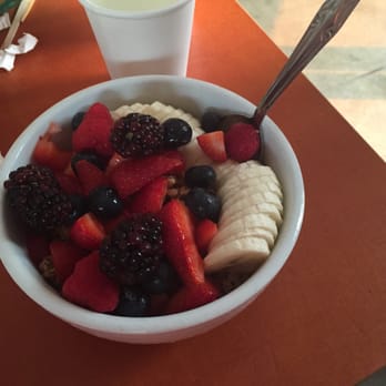 Flake - Yogurt bowl with bananas and fresh berries! - Breakfast & Brunch Near Me - Venice, California