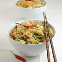 Le Chti Long - Rubrique Restaurants wok asie asiatique cuisine chinoise japonaise illustration continents baguettes nouilles bols piments