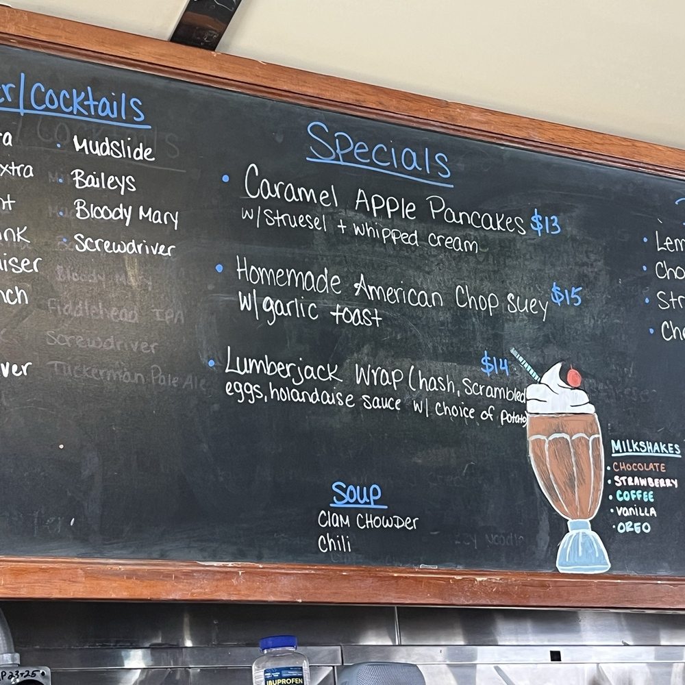 Hometown Diner - Diners Near Me - Rindge, New Hampshire