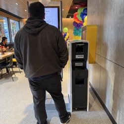 McDonald's - Kiosk takes cash now