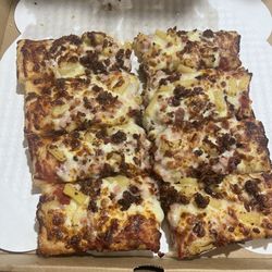 Breadeaux Pizza - Super Hawaiian Pizza (14" Large) hand tossed - so good!!