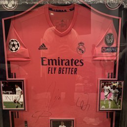 Real Madrid Signed Jersey Real Madrid Signed Jersey