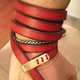 I got this beautiful bracelet here it is newly opened I got this beautiful bracelet here it is newly opened