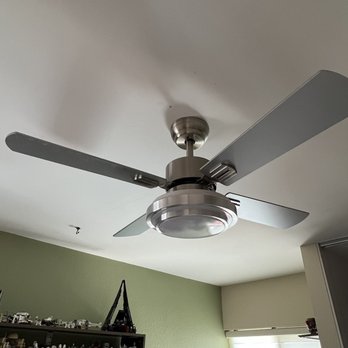 Master Sun's Home Services 孙师傅修缮 - Ceiling fan he installed - Handyman Near Me Master Sun's Home Services 孙师傅修缮 - Ceiling fan he installed - Handyman Near Me