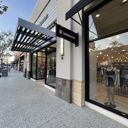 Lululemon - Exterior