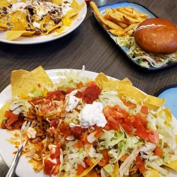 Castaways - American Near Me - Bay City, Michigan