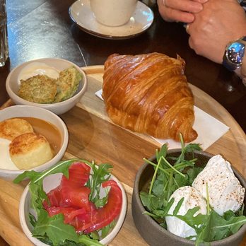 mon nom - Plater - Bars Near Me - Warsaw, MZ