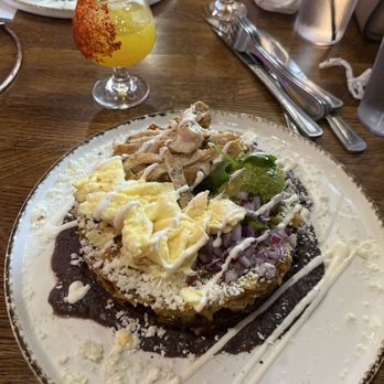 Madres Brunch - Chilaquiles verdes with chicken - Breakfast & Brunch Near Me - Bellflower, California Madres Brunch - Chilaquiles verdes with chicken - Breakfast & Brunch Near Me - Bellflower, California
