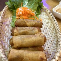 Spring rolls (8)