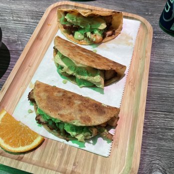 Mariscos Choix - Pulpo taco's - Seafood Near Me - Downey, California