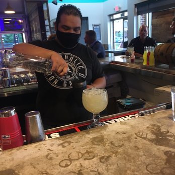 Don Gallo - Jorge making one of his one of a kind premium margaritas. ¡Muy delicioso! - Mexican Near Me - Knoxville, Tennessee Don Gallo - Jorge making one of his one of a kind premium margaritas. ¡Muy delicioso! - Mexican Near Me - Knoxville, Tennessee