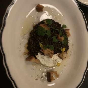 Darna Bistroquet - Butternut squash steak. Amazing cream sauce and hummus to add more flavor. The candied cashews on top were an amazing touch. - Bistros Near Me - Montreal, Quebec