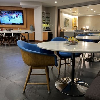 Dewberry 1850 Restaurant & Lounge - the dining area - Breakfast & Brunch Near Me - Dayton Marriott, Ohio