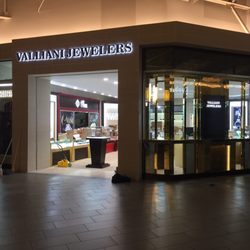 R & N Cleaning Service - Brand new store front cleaning on the Great Mall.