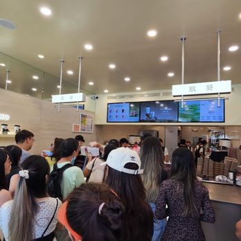 Molly Tea - Long line - Bubble Tea Near Me - Flushing, New York Molly Tea - Long line - Bubble Tea Near Me - Flushing, New York