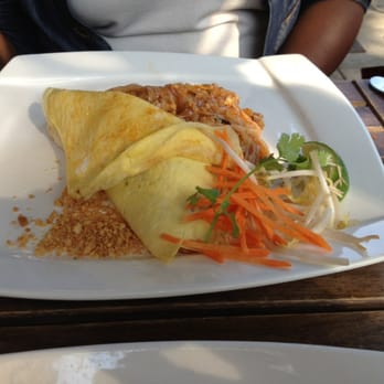 Lantern - Chicken Pad Thai - Thai Near Me - Brooklyn, New York