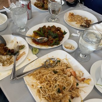 SriPraPhai Thai Restaurant - Thai Near Me - Woodside, New York