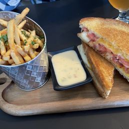 Grilled Cheese with Truffle Tries Grilled Cheese with Truffle Tries