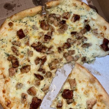 Argentos Pizza - Chicken Alfredo pizza - Pizza Near Me - Buckeye, Arizona Argentos Pizza - Chicken Alfredo pizza - Pizza Near Me - Buckeye, Arizona
