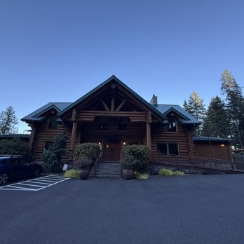 Stone Cliff Inn - New American Near Me - Oregon City, Oregon Stone Cliff Inn - New American Near Me - Oregon City, Oregon