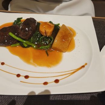 新同樂魚翅酒家 - 4th: Kanto sea cucumber, Hokkaido dried scallop, Shitake mushroom, and pomelo skin  (additional $100HKD) - Cantonese Near Me - Hong Kong, HK