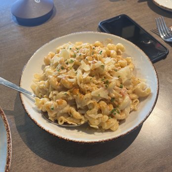 Peaks Restaurant - Crab and lobster mac n cheese - American Near Me - Big Sky, Montana