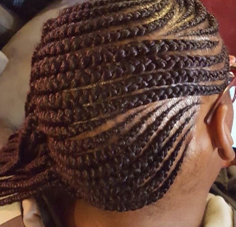 Discount hair braiding Logo