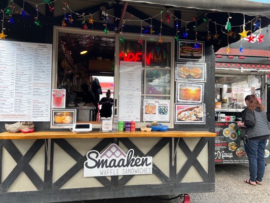 Smaaken Waffle Sandwiches by null