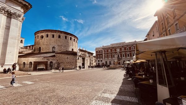 Duomo Vecchio by null