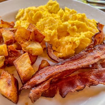 River Birch Lodge - Classic breakfast. Crispy bacon, crispy potatoes, fluffy eggs - New American Near Me - Winston-Salem, North Carolina River Birch Lodge - Classic breakfast. Crispy bacon, crispy potatoes, fluffy eggs - New American Near Me - Winston-Salem, North Carolina