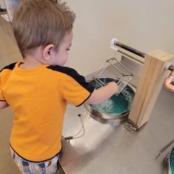 Eureka! McConnell Science Museum - Making bubbles!
