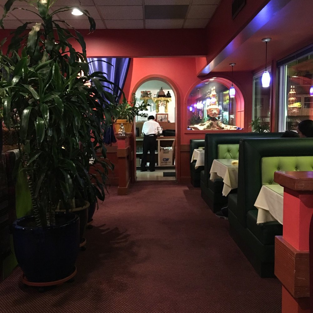 Manola's Thai Cuisine - Waiting area at the front of restaurant - Thai Near Me - Eugene, Oregon Manola's Thai Cuisine - Waiting area at the front of restaurant - Thai Near Me - Eugene, Oregon